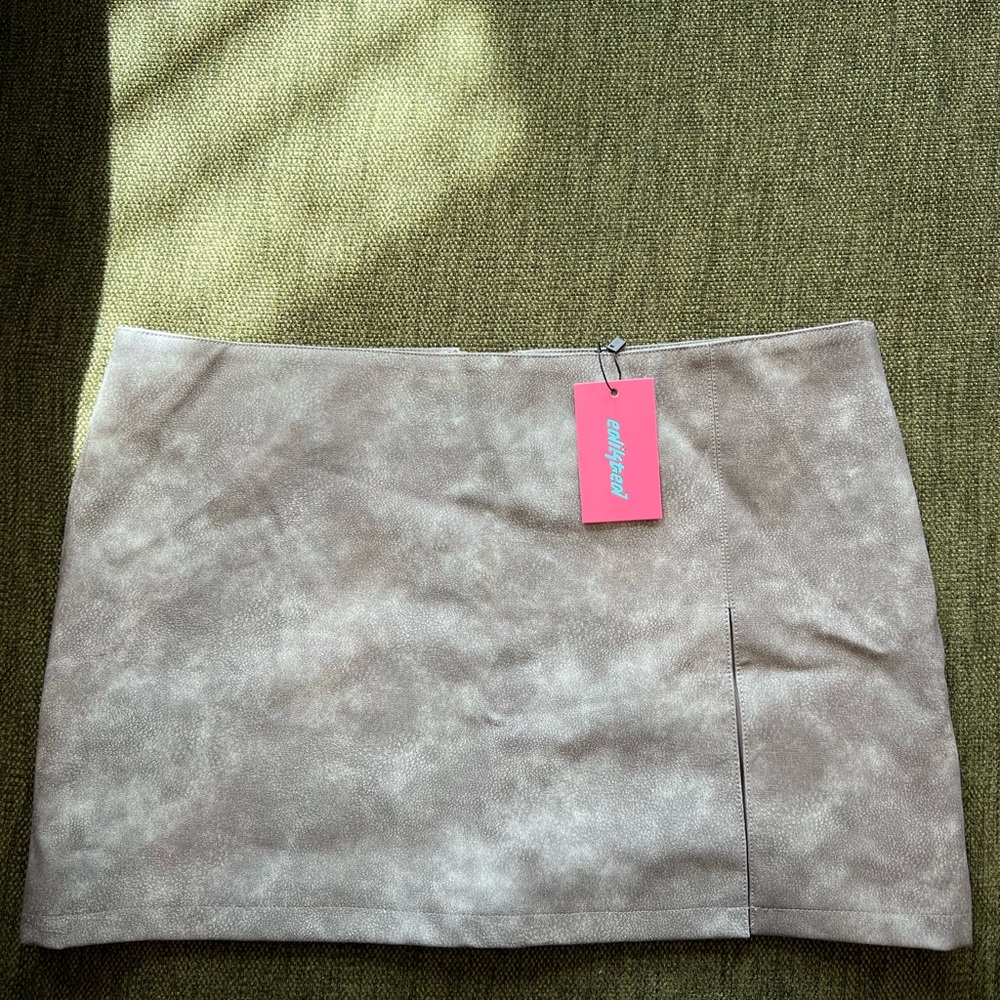Elegant Tan Skirt